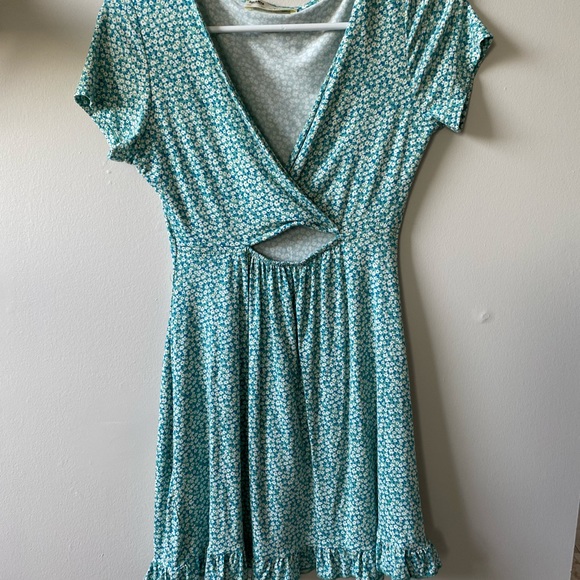 Pull and Bear cut out sundress - Picture 2 of 5